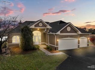 675 White Pine Cir, Lake In The Hills, IL 60156