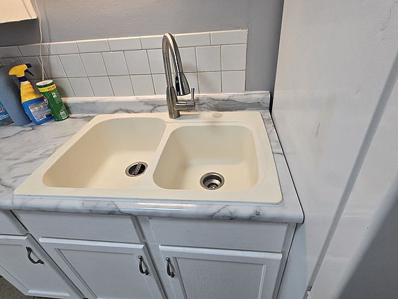 5th image of 156 S Lasalle St APT 2