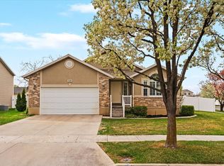 2249 W Craig Ln, Syracuse, UT 84075