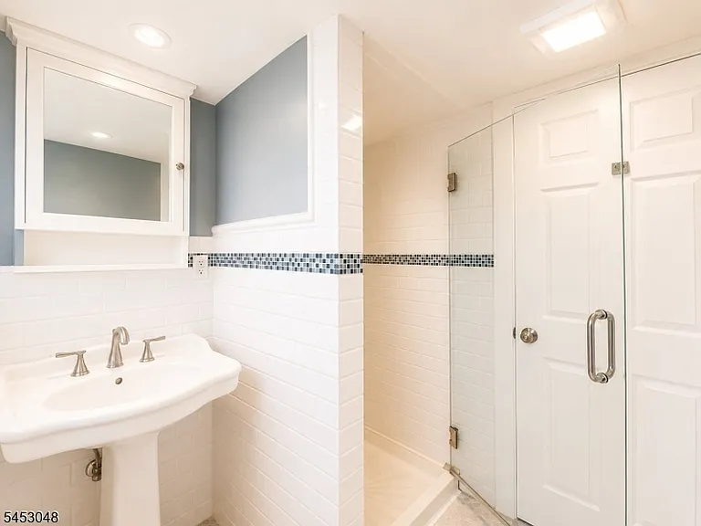 2 Cloverhill Pl #1 — Photo 31