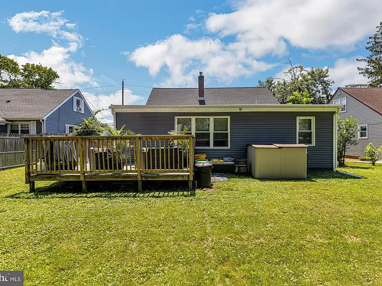 215 W Gloucester Pike — Photo 32