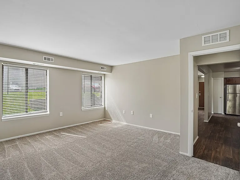 Regency Place Apartments — Photo 40