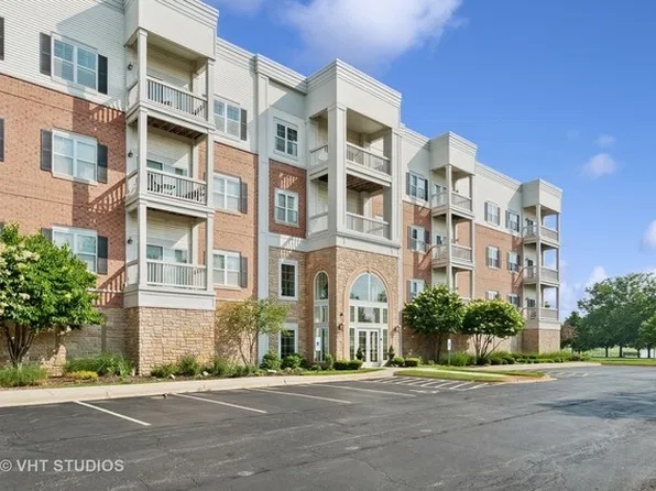 3975 Idlewild Ln Unit 204, Naperville, IL 60564