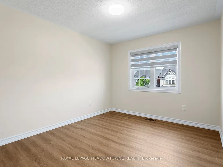 15 Learmont Ave #UPPER — Photo 25