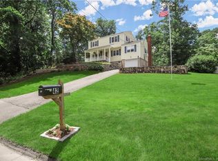 42 Ledgewood Dr, Norwalk, CT 06850
