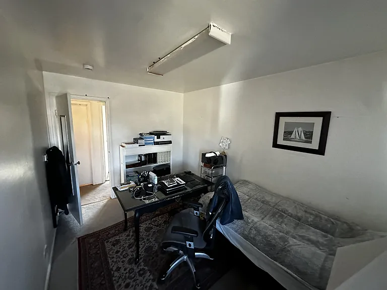 2199 London Dr — Photo 3