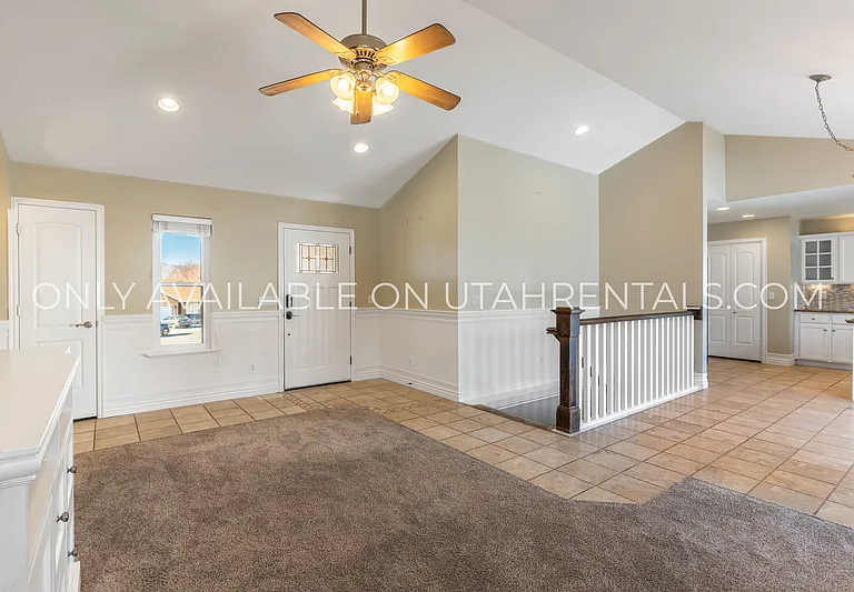 1595 S 50 W — Photo 8