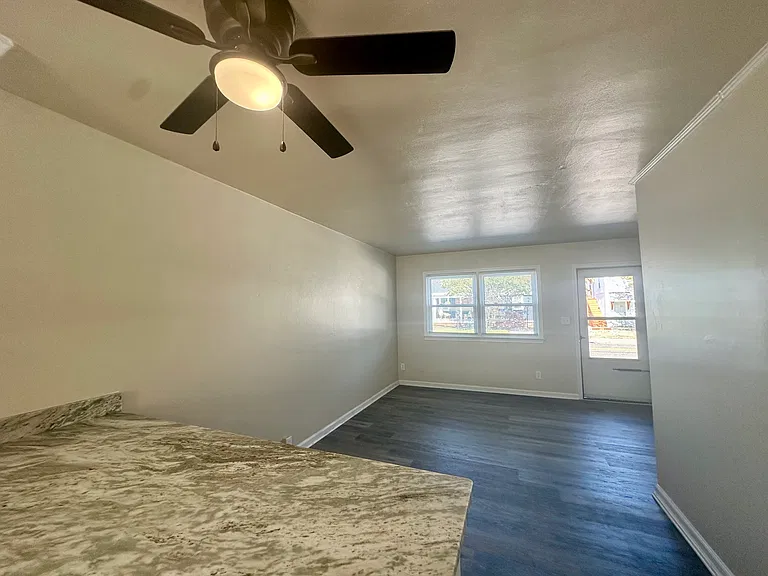 2222 Arctic Ave #3 — Photo 5