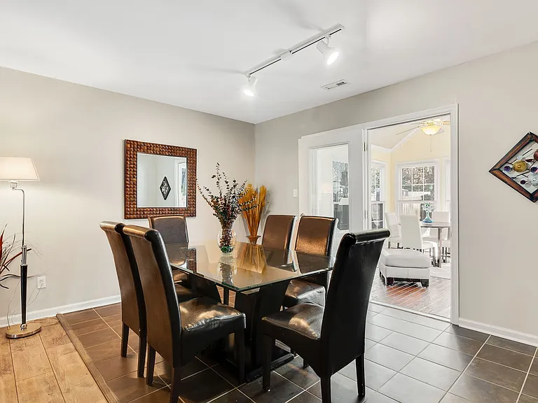 2857 Iverson Rd — Photo 5