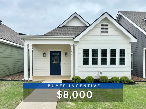 905 NE Heights Ln, Bentonville, AR 72712