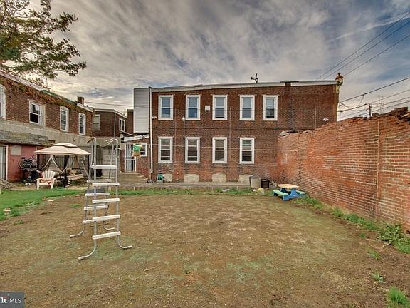 3rd image of 1430 W Bristol St