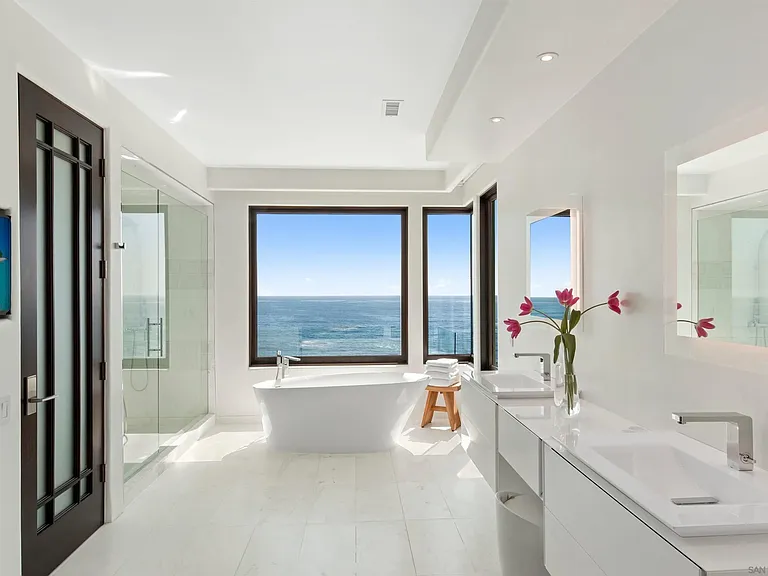 5850 Camino De La Costa — Photo 6