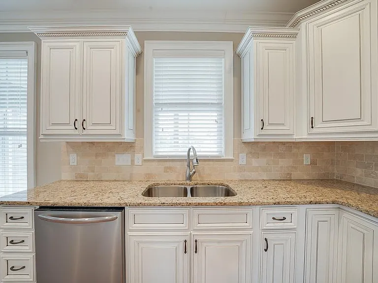 418 Buxton Ln — Photo 7