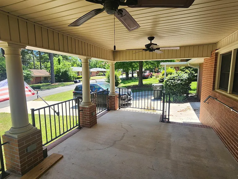203 Springdale Dr #1 — Photo 2
