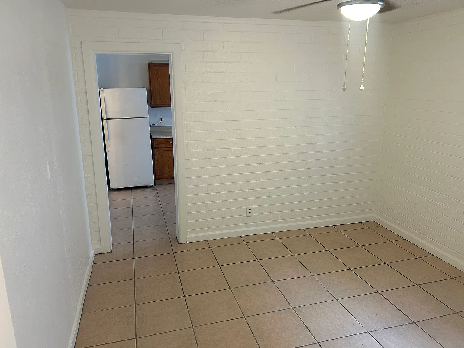 1 bed, 350 sqft, $895 — Photo 3