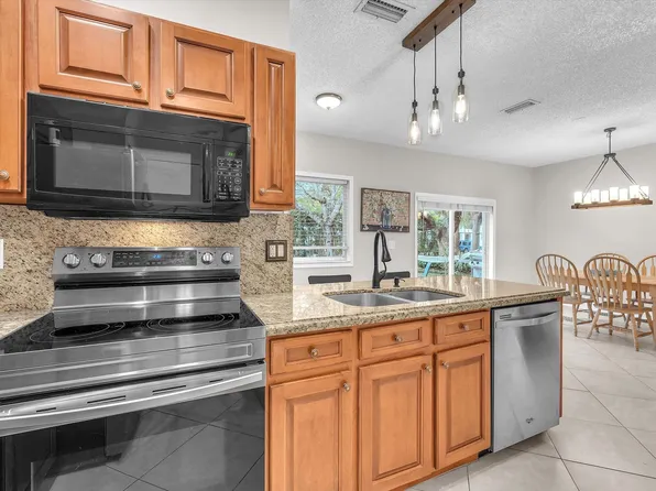 4776 Lago Vista Drive, Coconut Creek, FL 33073