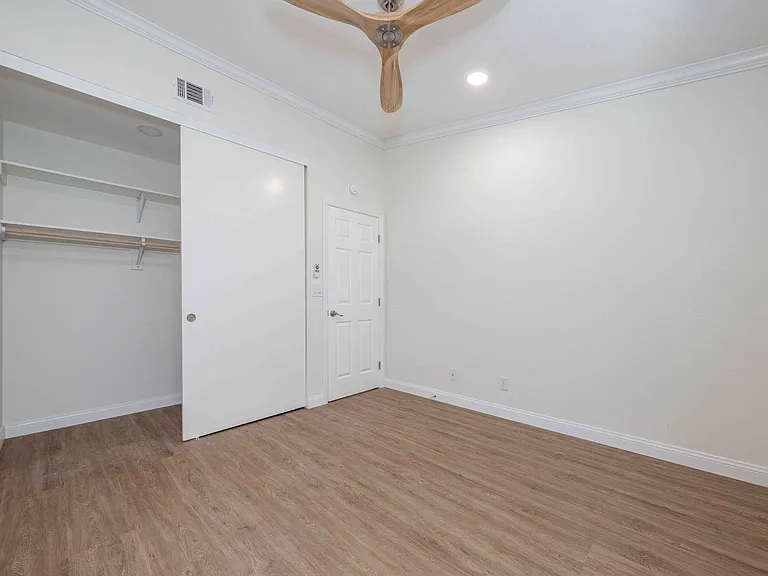 10419 Hayford St — Photo 17