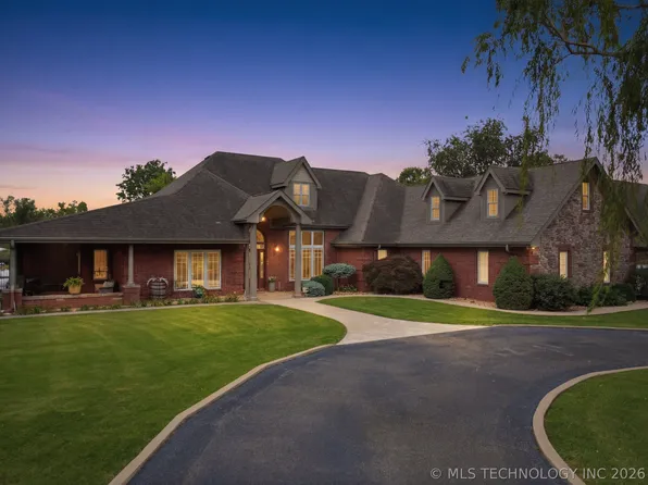 2372 W Fox St, Tahlequah, OK 74464
