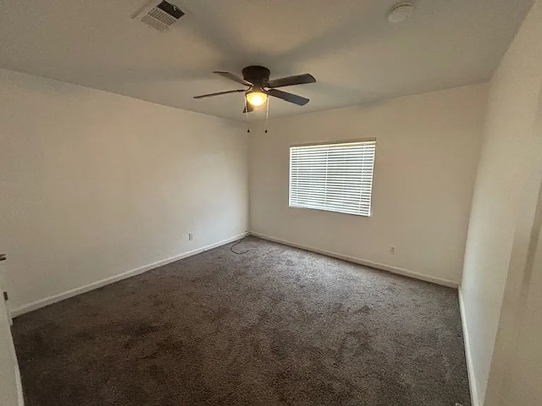 320 N Imperial Ave — Photo 5
