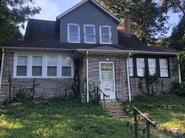 28 Cedar Ln, Clementon, NJ 08021