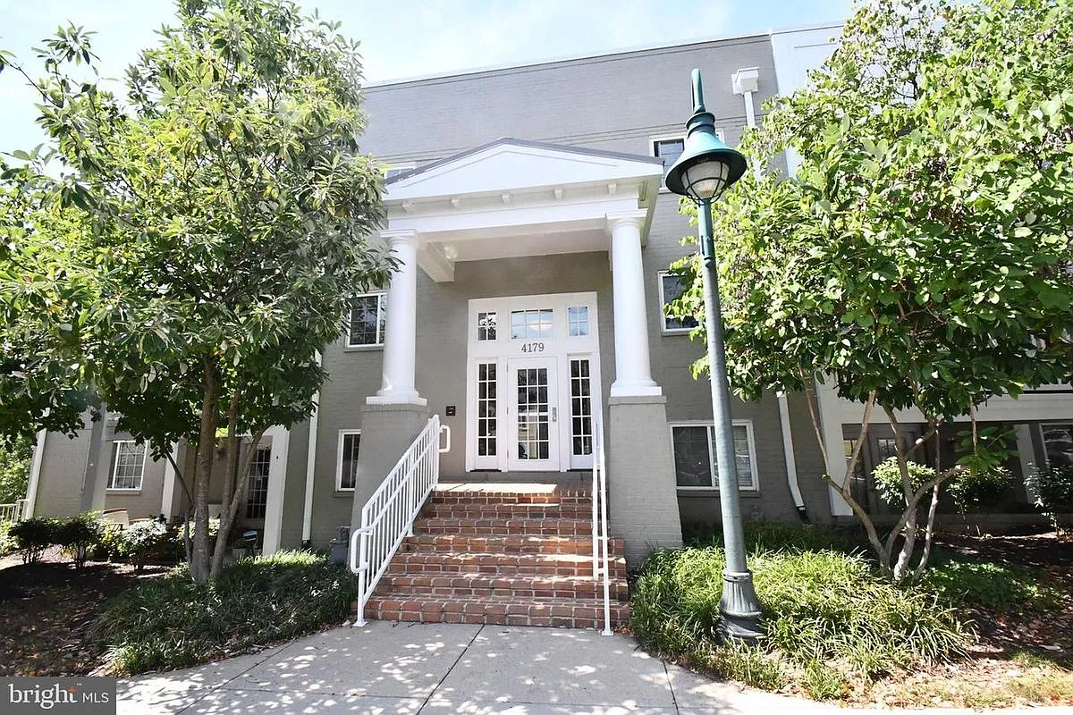 2 bed, 2.0 bath, 1030 sqft, $2,800 — Photo 1