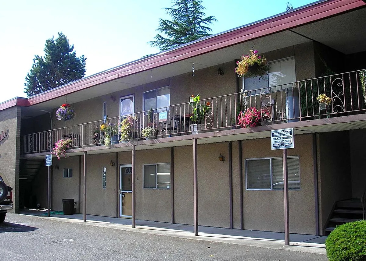 Building Photo - 575 : Vandriel Apts *12*