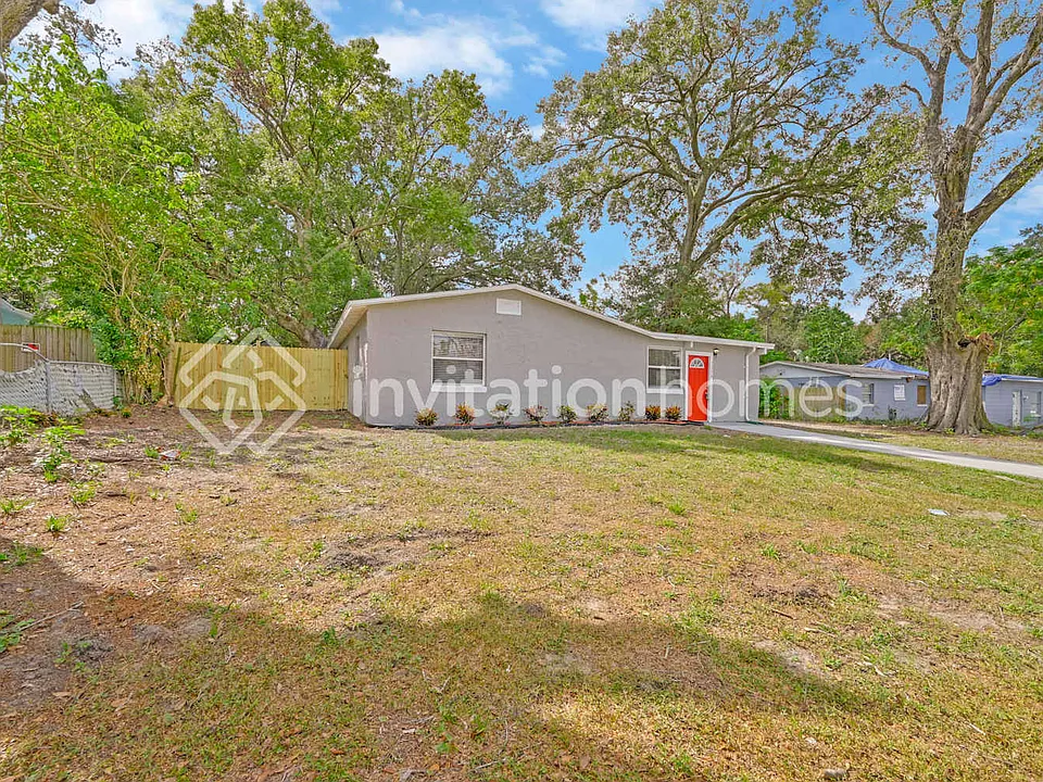 7204 Harwick Dr