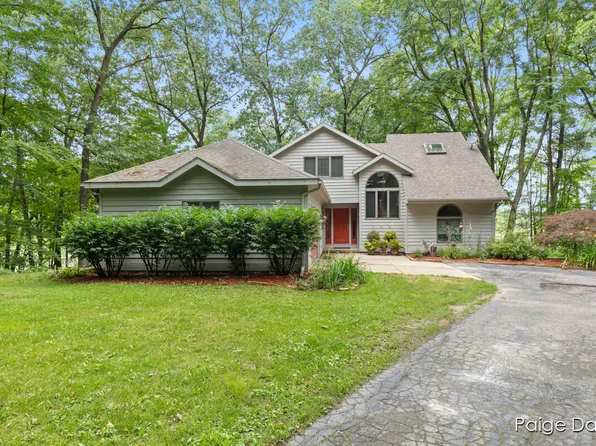 9101 Parmeter Ave NE, Rockford, MI 49341