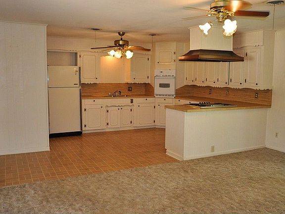 4th image of 1010 Deaton St