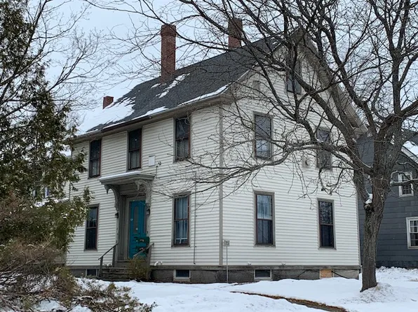 73 2nd St #4, Hallowell, ME 04347