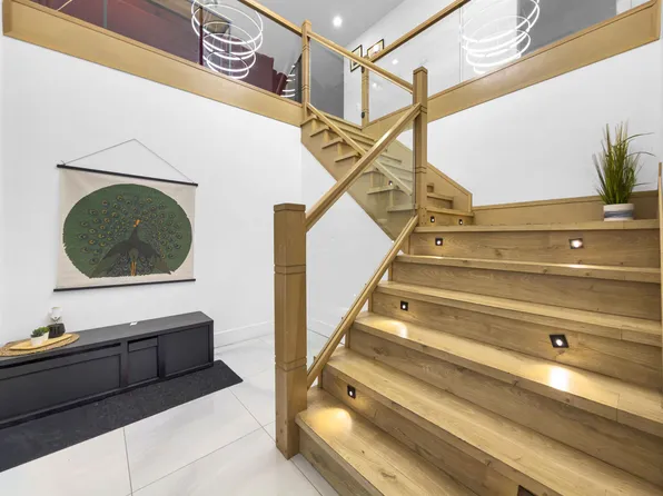 13469 80th Ave, Surrey, BC V3W 3C2