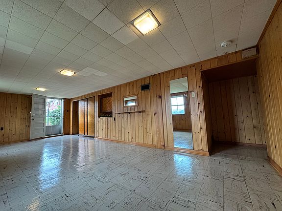 5th image of 804 Elmwood Ln