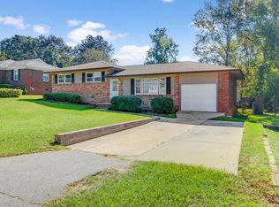 1239 Fort Dr, Hanahan, SC 29410