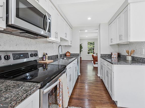 5th image of 6401 Old Scotts Ct