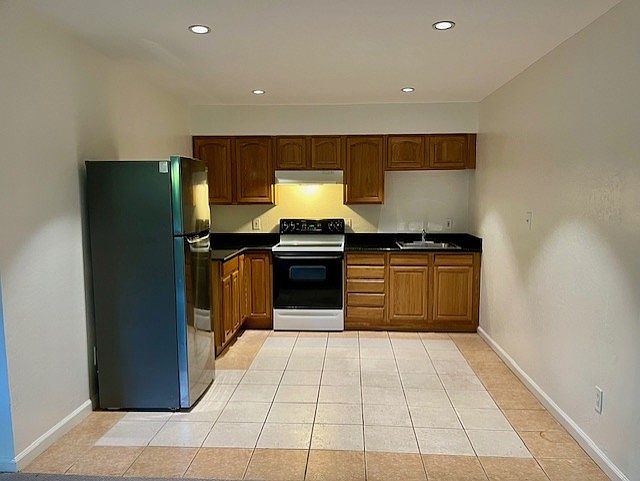 1st image of 403 Piccadilly Pl APT 7