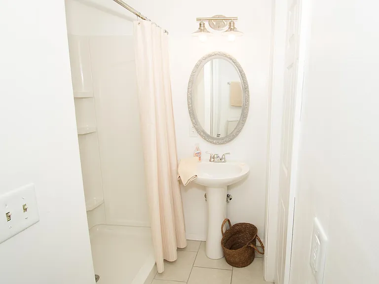 9424 Lexington Cir — Photo 9