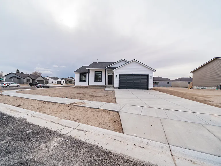 3190 Roundup Ln — Photo 8