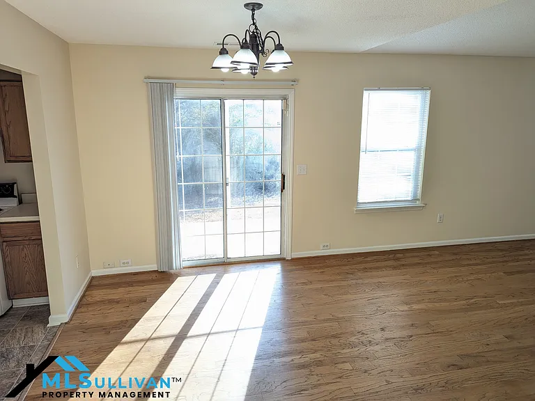 5015 Silhouette Dr — Photo 4