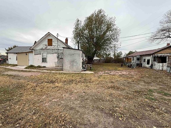 3rd image of 618 W 9th St