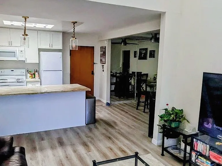 8026 Linda Vista Rd #2G — Photo 9