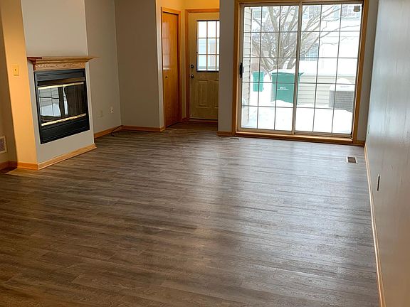 3rd image of 1912 Glenfield Ct