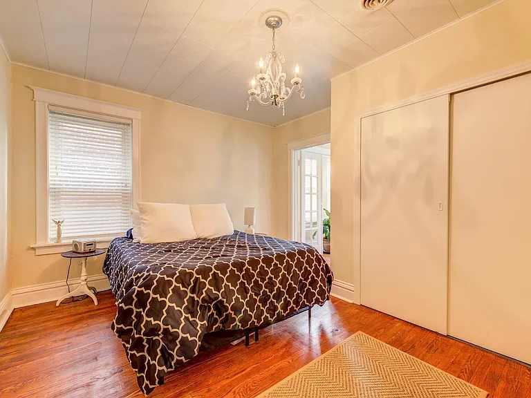 6331 Southwood Ave #2E — Photo 14