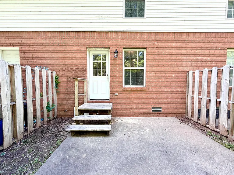 3289 Tower Dr — Photo 22