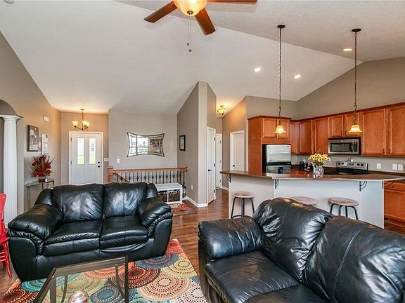 4th image of 45 NE Gracewood Dr