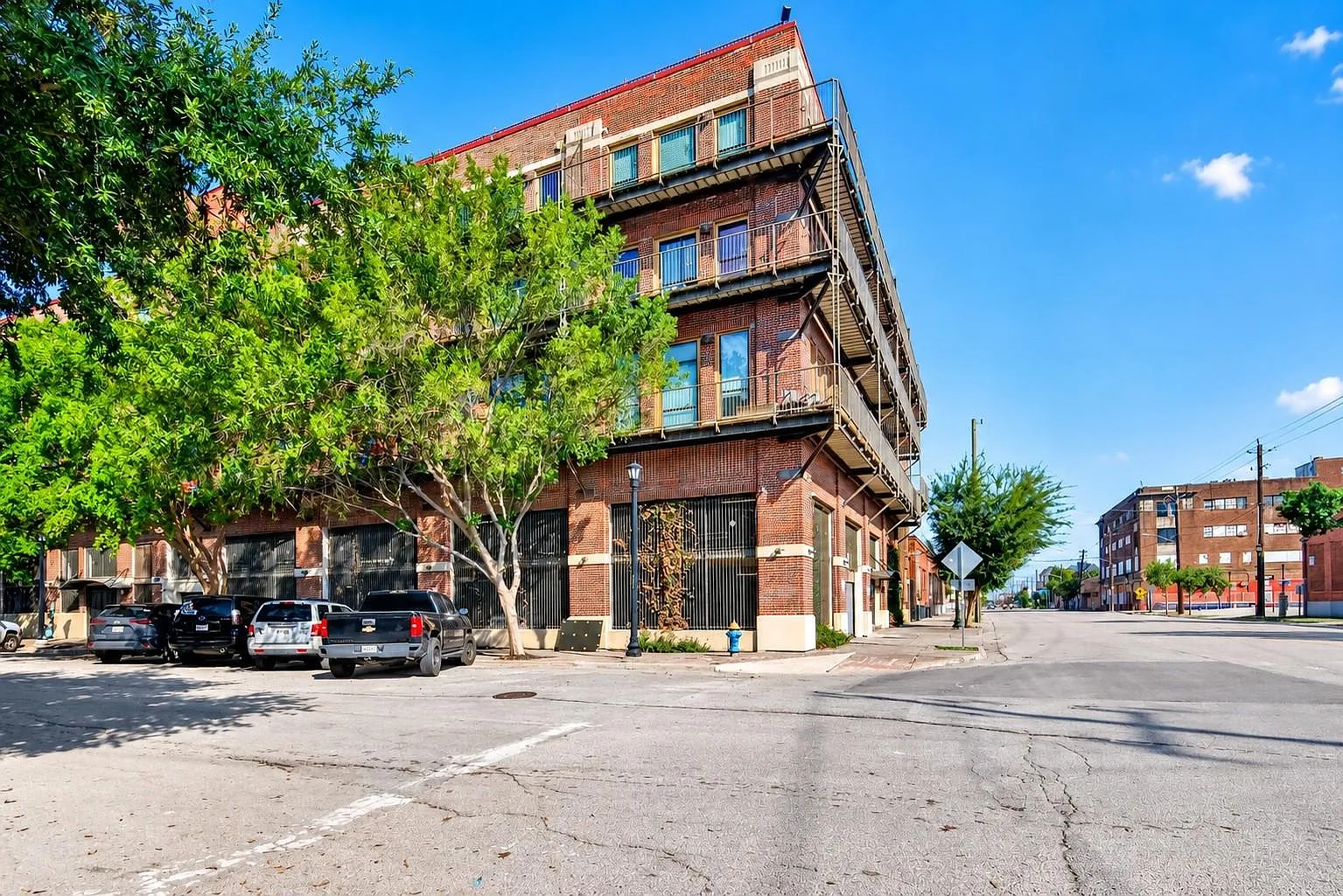 Studio, 1.0 bath, 822 sqft, $1,700 — Photo 4