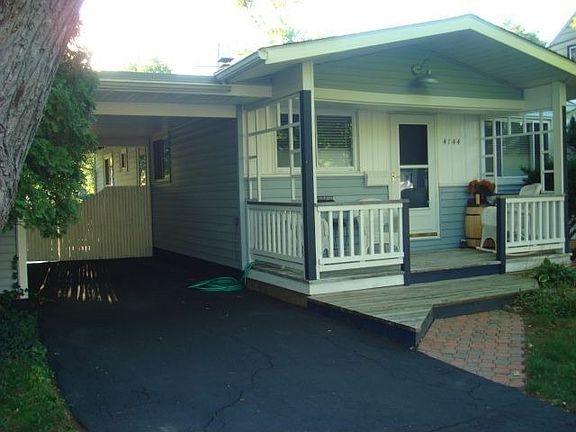 3rd image of 4144 Beechgrove Dr