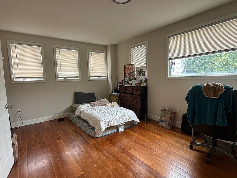 260 Salem St #2R — Photo 11
