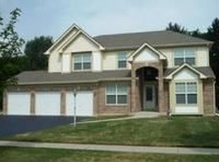 448 Reserve Dr, Crystal Lake, IL 60012
