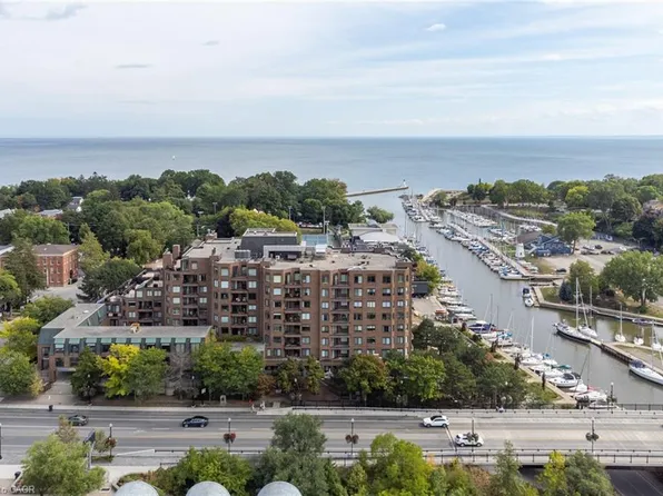 100 Lakeshore Rd E #303, Oakville, ON L6J 6M9