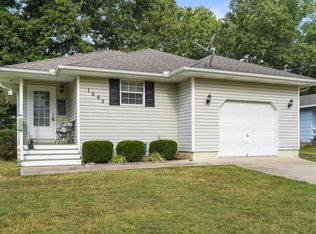 1063 Linwood Rd, Merriam Woods Village, MO 65740